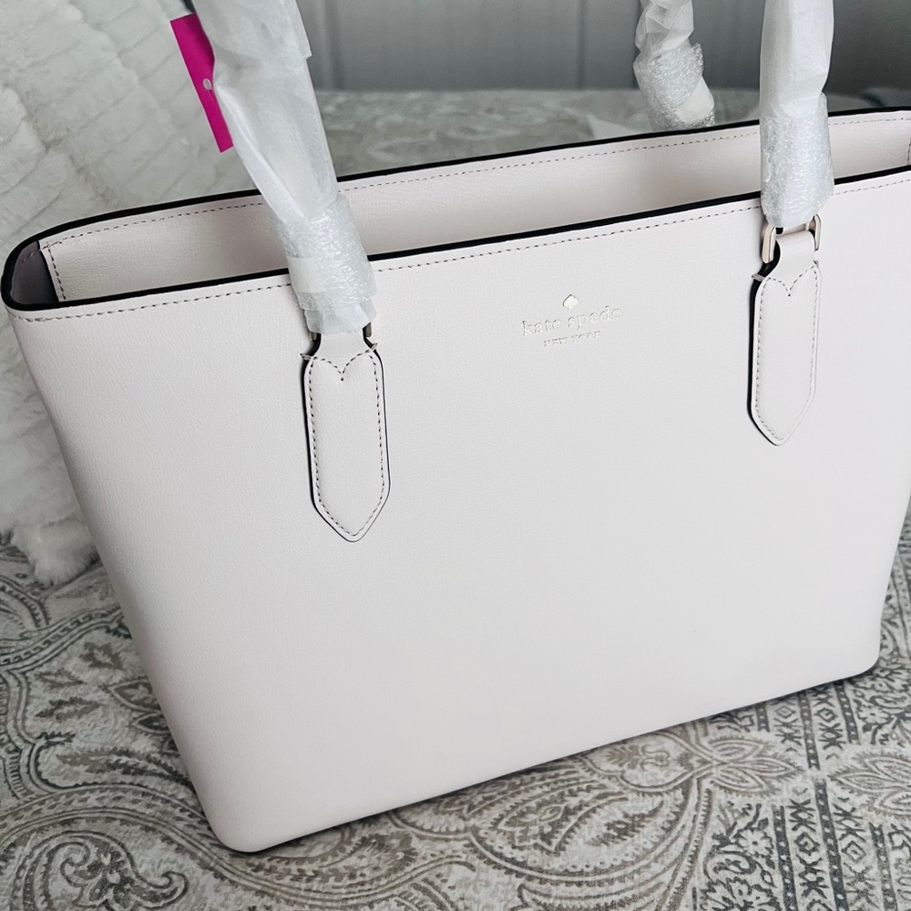 ✨HP✨ KATE SPADE NWT Harper Tote - Sold out online